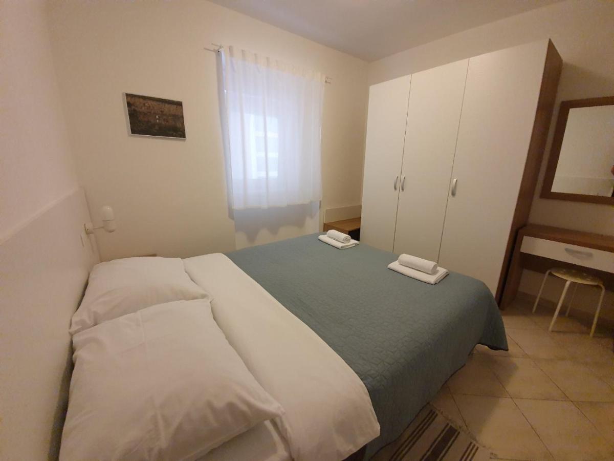 Apartmani Plaza Selce Exterior photo